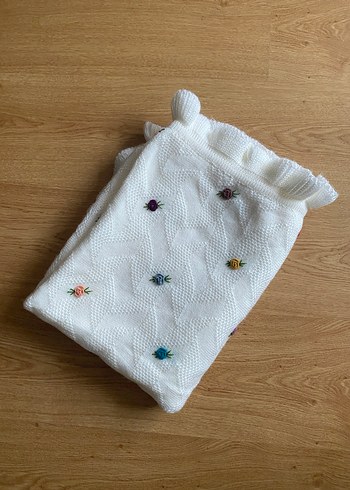 Nakışlı Çok Renkli Örgü Çocuk Battaniyesi - Görsel 4