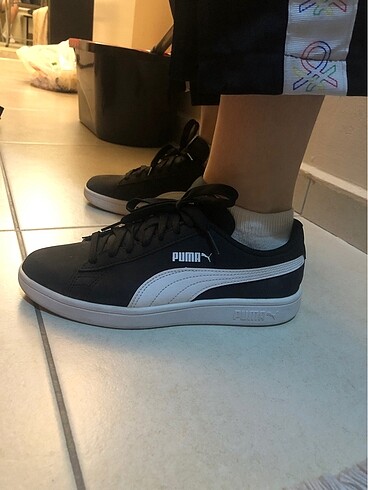 37 Beden siyah Renk Puma spor ayakkabı