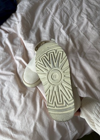 Beyaz Kadın Dolgu Topuklu Sıcak Bot - Görsel 4