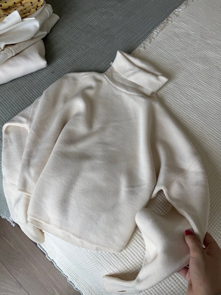 Krem Boğazlı Örgü Kadın Kazak - Görsel 5