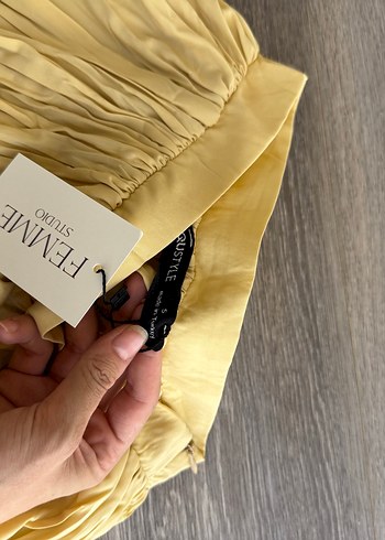 Diğer Pilili Sarı Etek