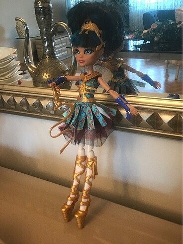 Beden Renk Cleo monster high doll