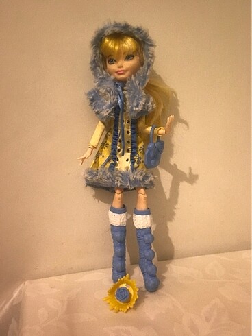 Beden Ever After High Epic Winter Blondie Lockes