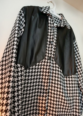 Düğmeli Siyah Beyaz Tesettür Tunik - Görsel 2