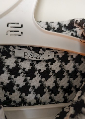 Düğmeli Siyah Beyaz Tesettür Tunik - Görsel 4