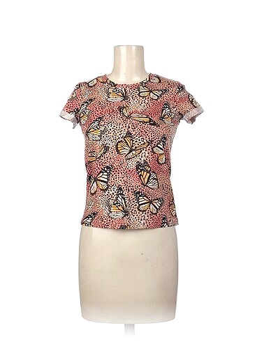 Bershka T-shirt %70 İndirimli.