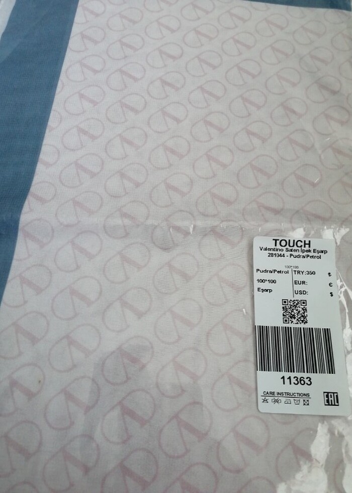 Valentino saten ipek eşarp  - Görsel 2