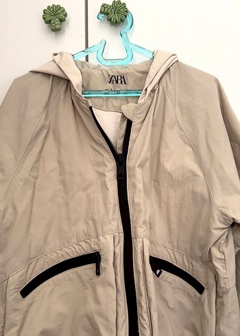 Zara bej Kapüşonlu Fermuarlı çocuk yağmurluk - Görsel 9