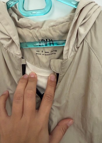 Zara bej Kapüşonlu Fermuarlı çocuk yağmurluk - Görsel 3