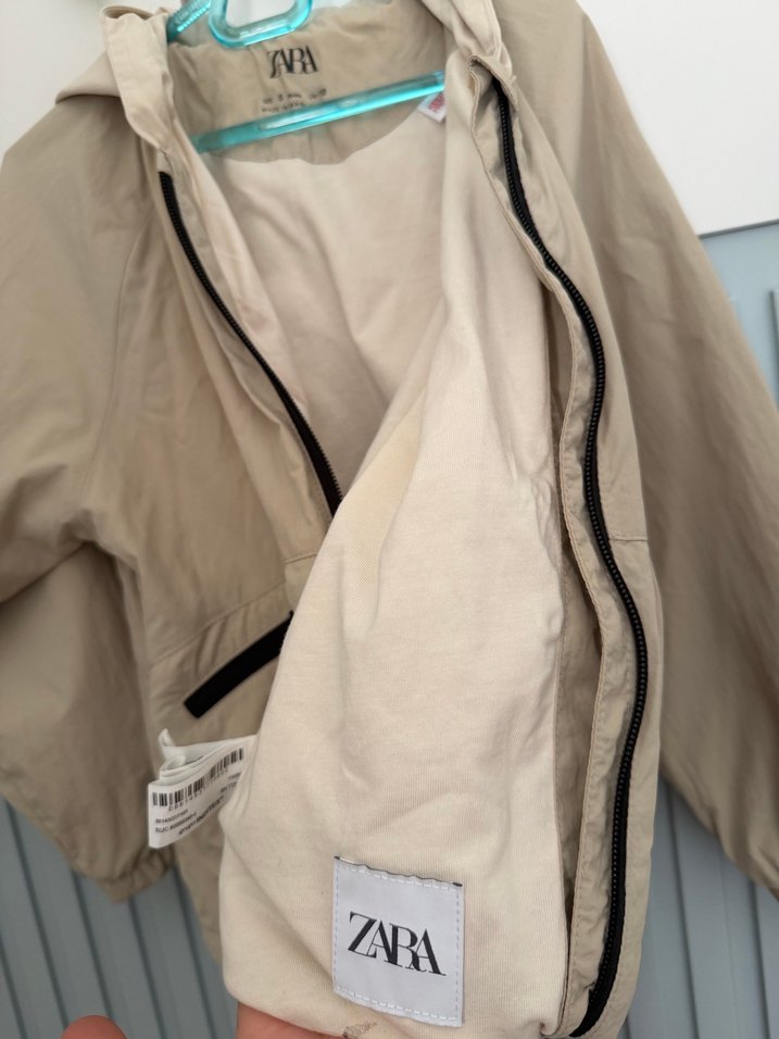 Zara bej Kapüşonlu Fermuarlı çocuk yağmurluk - Görsel 5