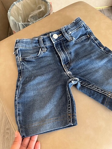 4 Yaş Beden H&m çocuk kot şort
