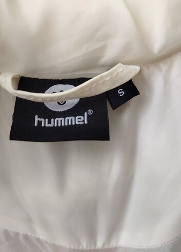 Hummel Hummel marka bir iki kere giyildi 