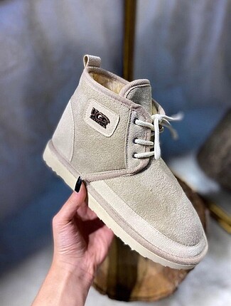 Ugg Bot