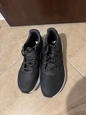 45 Beden Adidas erkek ayakkabısı