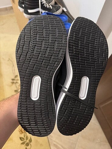 45 Beden siyah Renk Adidas erkek ayakkabısı