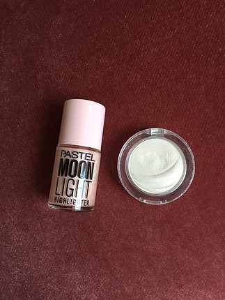 Pastel moon light highlighter ve essence snow flake far 