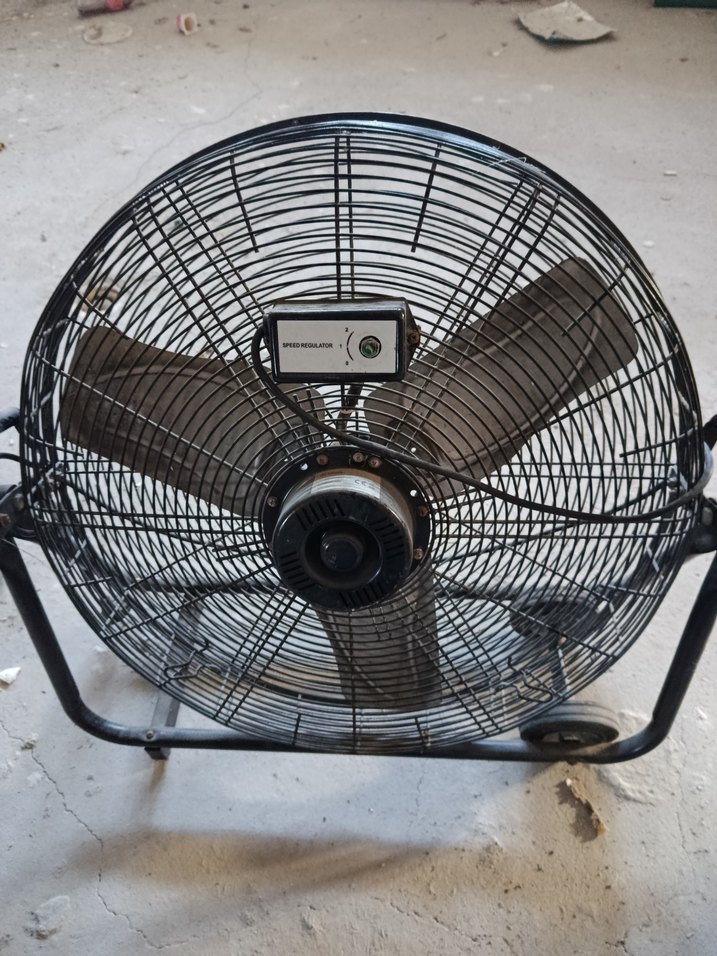 Siyah Metal Gövdeli Vantilatör - Görsel 2