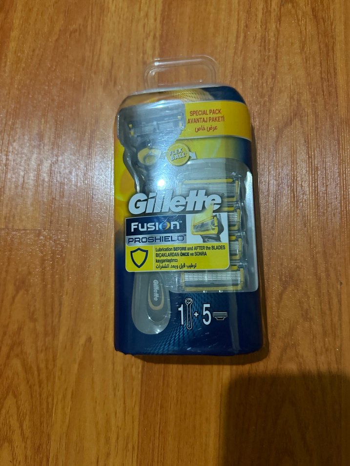Gillette Fusion ProShield Sarı Jilet Seti - Görsel 3