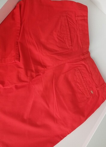 38 Beden Tommy Hilfiger Markalı Kırmızı Bermuda Şort