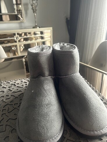 37 Beden Gri Ugg