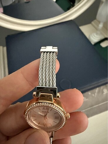 Guess Guess saat