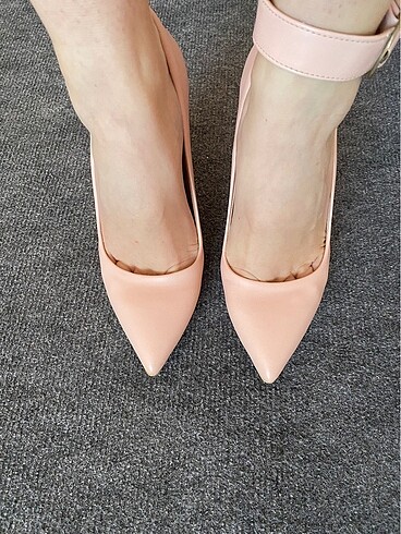 Zara Pudra stiletto