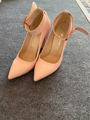 37 Beden Pudra stiletto