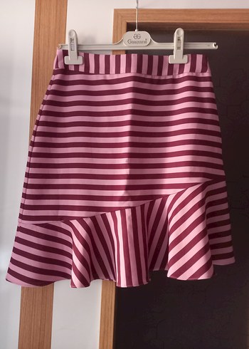 Pembe Çizgili Fırfırlı Mini Etek