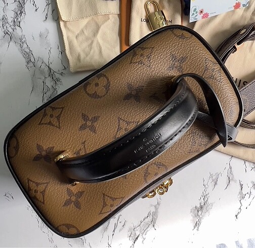 Louis Vuitton vanity çanta