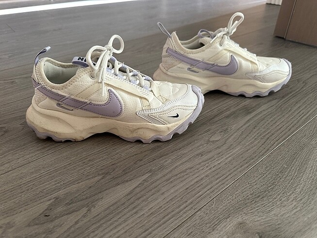 Nike Nike TC7900 Premium Sneaker