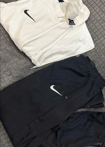 Kırmızı Fermuarlı Sweatshirt ve Eşofman - Görsel 2