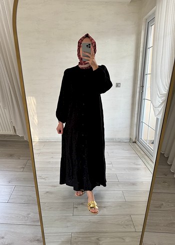 Düğmeli Siyah Nakışlı Uzun Keten Elbise - Görsel 4