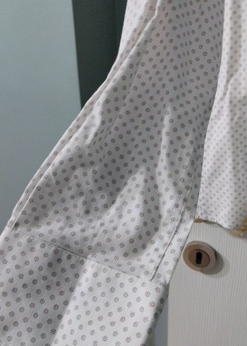 Erkek Gri Baskılı Kısa Kollu V Yaka Gömlek - Görsel 4