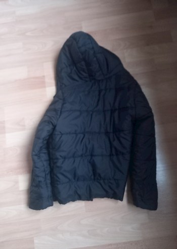 Erkek Çocuk Siyah Kapüşonlu Kışlık Mont - Görsel 2