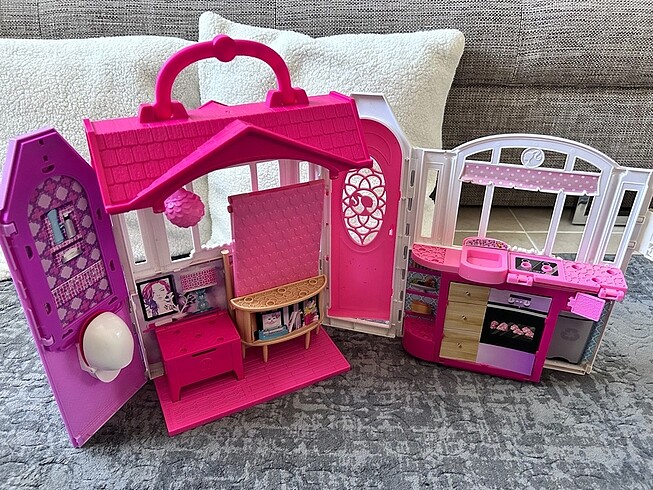 Beden Barbie Portatif Oyun Evi Seti