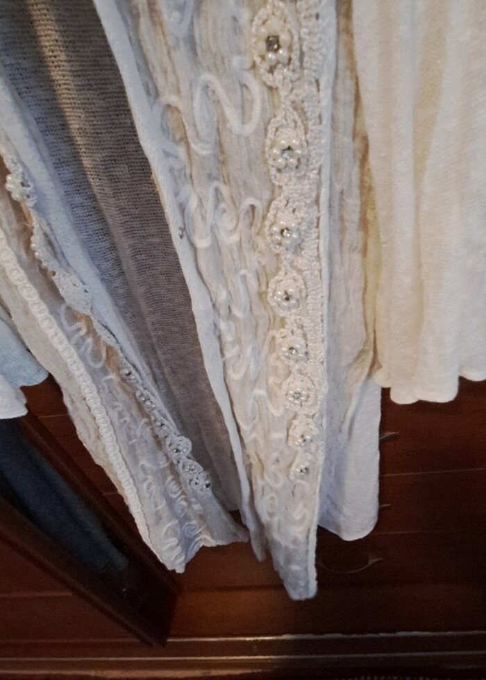 Ince şık islemeli hırka - Görsel 4