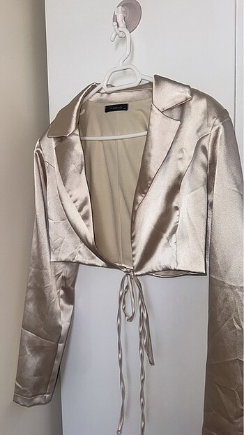 Saten crop blazer