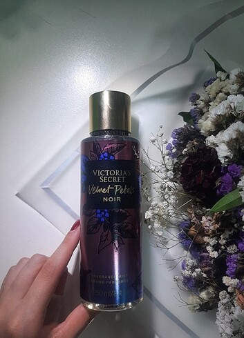 Victoria's secret velvet petals 