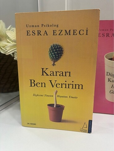 Esra Ezmeci 2 kitap