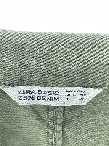 s Beden yeşil Renk Zara Trenchcoat %70 İndirimli.