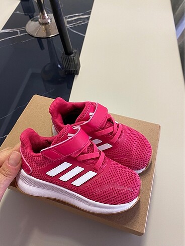Adidas 2 yaş spor ayakkabı