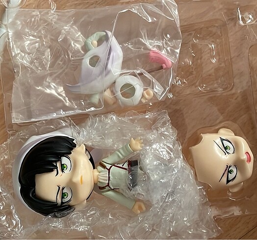 Levi cleaning vers +tanjiro