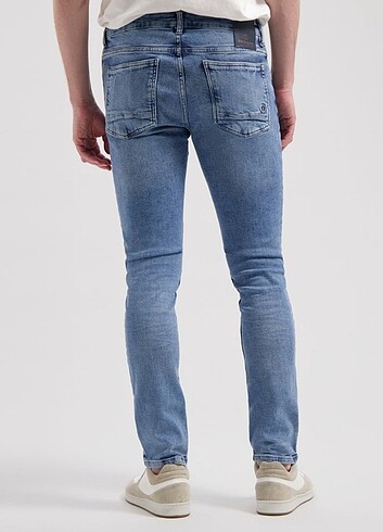 31 Beden DAR PAÇA JEANS