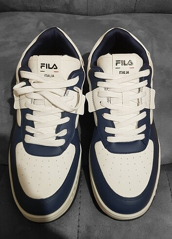 45 Beden lacivert Renk FİLA ORJİNAL SNEAKERS