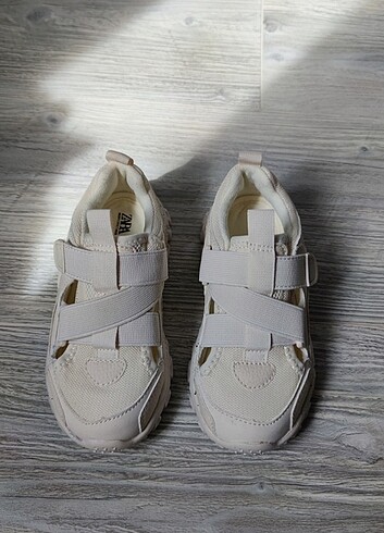 26 Beden beyaz Renk Zara kız çocuk Spor Ayakkabısı