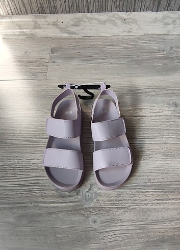 29 Beden H&M Ayarlı Sandalet hafif sık ve rahat