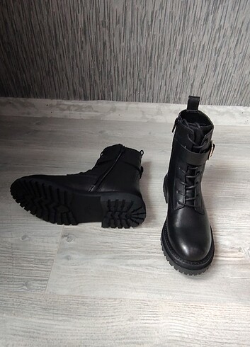 36 Beden Zara Unisex Bot Ayakkabı