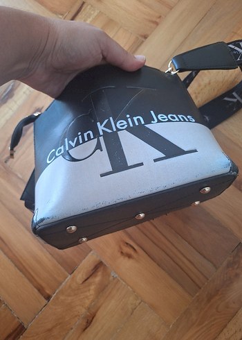 Beden siyah Renk Calvin Klein Jeans Baskılı Deri Kadın Çapraz Çanta