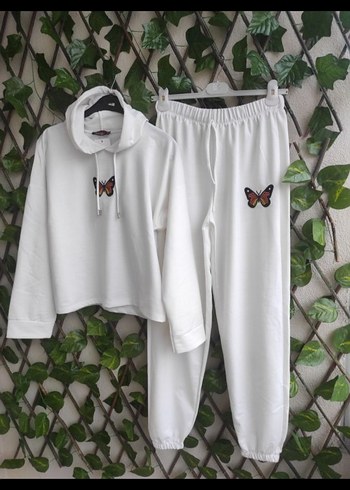 Beyaz Kelebek Baskılı Kapüşonlu Eşofman Takımı - Görsel 5