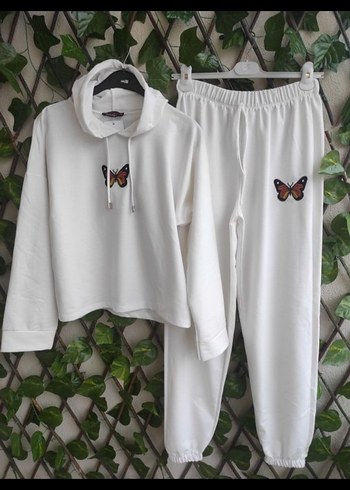Beyaz Kelebek Baskılı Kapüşonlu Eşofman Takımı - Görsel 2